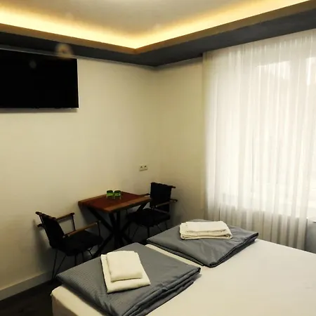Hecht Hotel